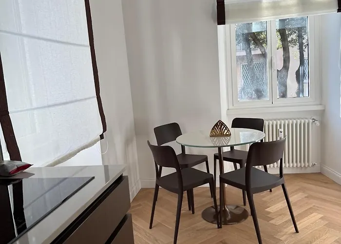 Luxury Modern In Quartiere Trieste, Apartment Rom